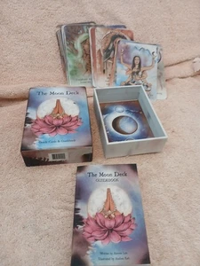 Baraja de 44 cartas The Moon Oracle Aarona Lea con guía complementaria USADA - Imagen 1 de 7