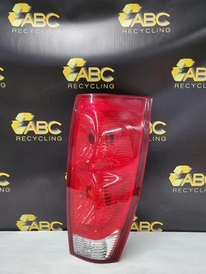 Задний фонарь в сборе для правостороннего пассажира Chevrolet Avalanche 2002-2006 годов выпуска - Изображение 1 из 4