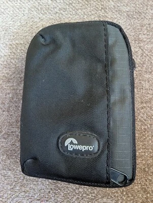 Estuche para cámara Lowepro Newport 10 negro - Estuche de almacenamiento de cámara con cremallera de dos secciones Foto 1 de 3