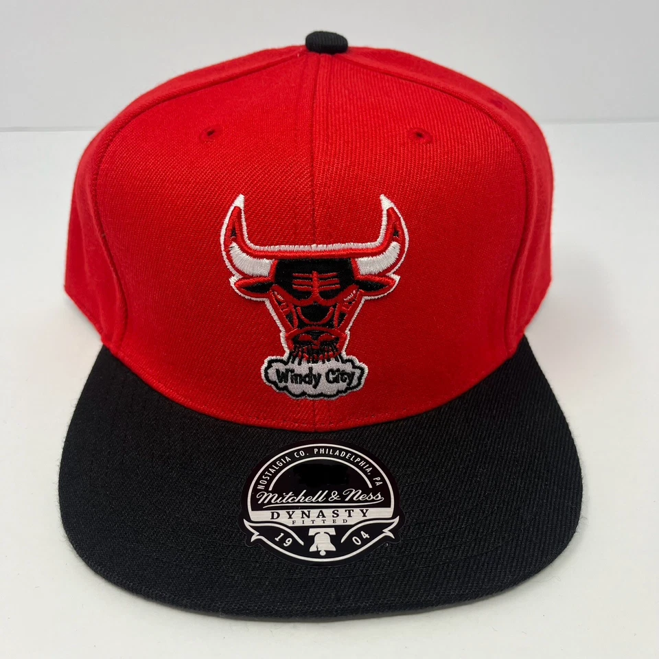 Mitchell & Ness Chicago Bulls Windy City Red Black Hat Cap Fitted Men Size 7 3/4 - Image 1 of 4