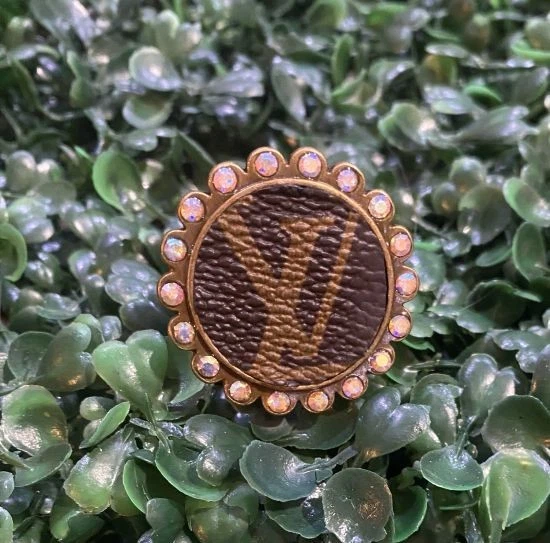 NUEVO CON ETIQUETAS Anillo Ajustable Estilo Monograma Cristal AB Marrón Foto 1 de 1