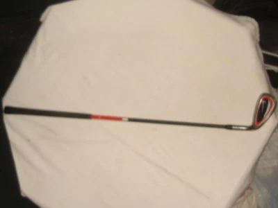 NIKE GOLF KIDS 26" STEEL "MID" IRON RH GOLF CLUB W/GRAPHITE SHAFT EUC - Image 1 of 4
