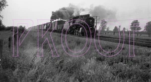 Canadian National Railways (CNR) Engine 2570 with freight train - 8x10 Photo - Picture 1 of 1
