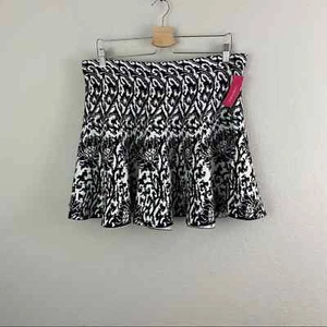 Xhilaration Black & White Print Stretch Knit Skater Skirt XXL NWT - Picture 1 of 8