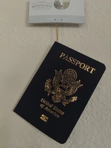 Nuovo Target Wondershop Passaporto di Babbo Natale Decorazione Natalizia D  - Foto 1 di 7