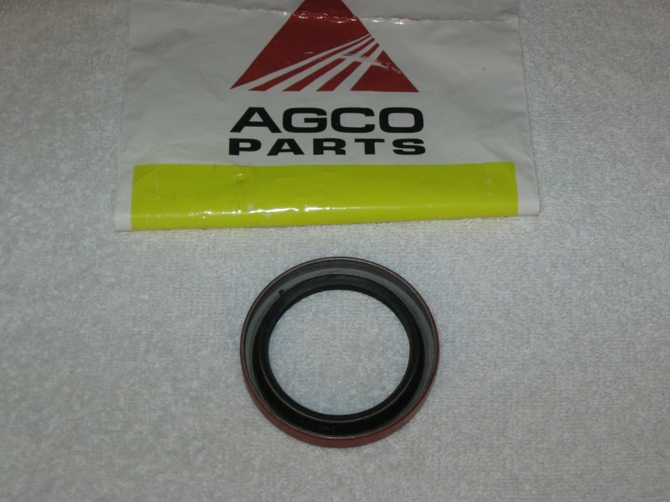 Sello del cigüeñal principal delantero del tractor Massey Harris Pony 1500081M1 1505258M1 fabricante de equipos originales Foto 1 de 1