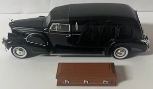 Signature Cadillac Classics Black 1938 CADILLAC PANEL CAR 1:32 HEARSE w/ Coffin - Picture 1 of 15