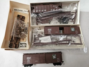 (4) Walthers HO CN 40' Steel Boxcar, Erie 42' Flat Car, WM 38' Wood Chip Car - Picture 1 of 13
