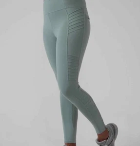 Athleta Delancey Moto Tight Größe Large salbeigrün Athleisure Taschen - Bild 1 von 6