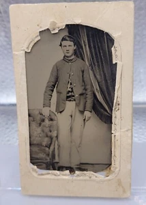 CIVL WAR - TINTYPE- UNION SOLDIER - Picture 1 of 3