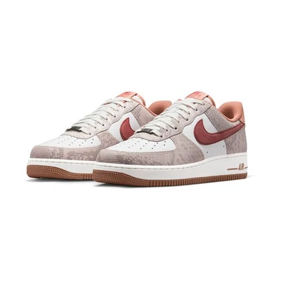 PARA HOMBRES NIKE AIR FORCE 1 07 LV8_SUMMIT BLANCO/CAÑÓN ÓXIDO-VELA HF2898-100-TALLA 12 Foto 1 de 3