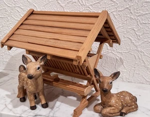 Weihnachtskrippe / Futterkrippe mit 2 Keramik Rehen wie abgebildet - Bild 1 von 4