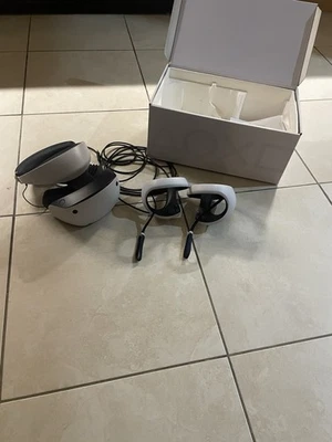 PlayStation VR2 Virtual Reality Headset and Controller Set - Image 1 of 4