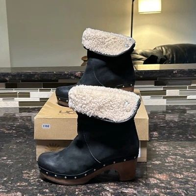 UGG Women’s Lynnea 3207 Black Leather Sheepskin Clog Boots 6 w/ Box EXCELLENT - Image 1 of 4