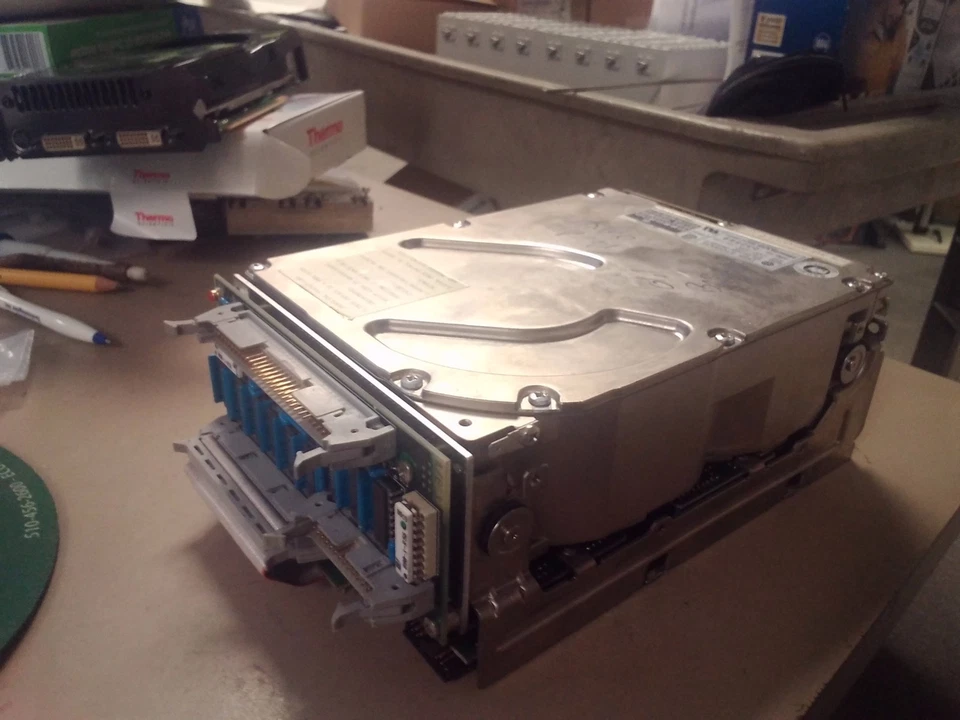 Hitachi DK512S-17 170MB SMD 5.25" Disk Drive - Image 1 of 4