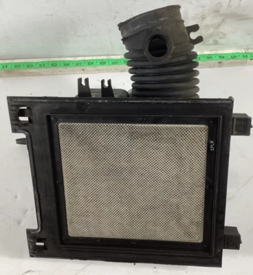 Conjunto de caja de filtro de aire Toyota Sienna 2011-2014 17070-0P015 OEM. Foto 1 de 4