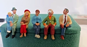5 Miniature Train People - Picture 1 of 7