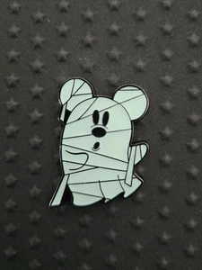 Disney Loungefly HALLOWEEN GHOSTS Mystery Pin MUMMY MICKEY Blind Box Enamel Pin - Picture 1 of 4