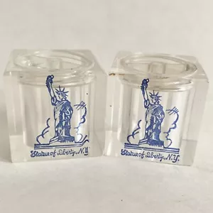 Salero y pimentero vintage Lucite Estatua de la Libertad azul NY Nueva York - Imagen 1 de 5