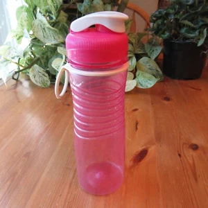 Rubbermaid Hydration Chug Bottle 20 Ounce Pink Finger Loop BPA Free Water - Picture 1 of 11