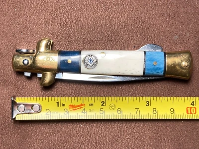 NAVAJA DE BOLSILLO MASÓNICA CON BLOQUEO TRASERO LE DE KISSING CRANE Foto 1 de 4