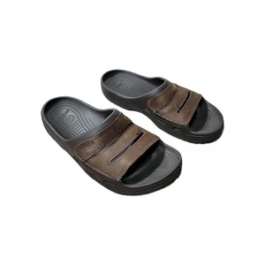 Crocs Yukon Herren Pantoletten Größe 10 Braun Leder Sandalen Schuhe - Bild 1 von 8