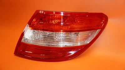 MERCEDES BENZ C300 TAIL LIGHT RIGHT PASSENGER 2008 2009 2010 2048200264 OEM - Image 1 of 4