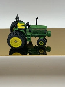 Tractor diecast vintage Ertl John Deere 6400 MFWD 1:64 SIN CAJA - Imagen 1 de 4
