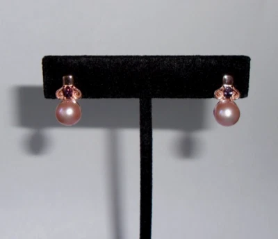 NOVOS BRINCOS DE OURO ROSA SOBRE PRATA ESTERLINA COM ESPINÉLIO ROXO E PÉROLA ROXA - Imagem 1 de 3