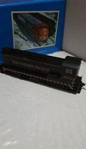 Southern Pacific Baldwin S-12 diesel locomotive DCC Equipped - Picture 1 of 16
