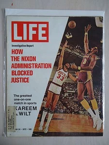 Kareem vs Wilt - Revista Life - 24 de marzo de 1972 - Imagen 1 de 1