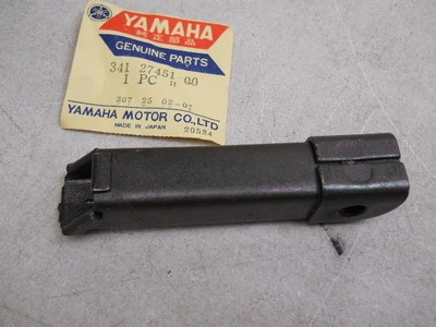Yamaha NOS TX650, TX750, XS650, 1973-76, reposapiés 3, # 341-27451-00-00.   S120 Foto 1 de 3