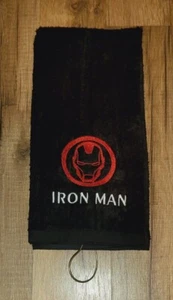 Toalla deportiva de golf Iron Man bordada 16x26 negra - Imagen 1 de 1