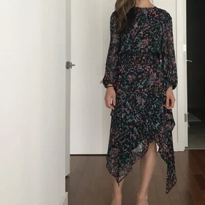 NUEVO CON ETIQUETAS IRO vestido estampado negro, asimétrico, dobladillo pañuelo, espalda abertura baja, talla 0 - Imagen 1 de 8