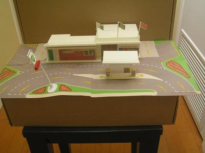 Matchbox MG-1 BP Service Station with Cardboard Forecourt Lesney England rare - Image 1 of 4