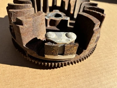 Маховик Tecumseh 611093 с электрическим стартером и магнитами 8-10 л.с. - Изображение 1 из 4