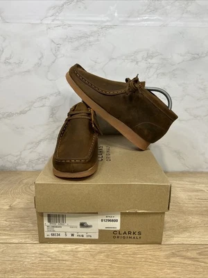 Clarks Originals Wallabee Boot Beeswax Kids Juniors 26168134 Sz 5 New In Box - Image 1 of 4