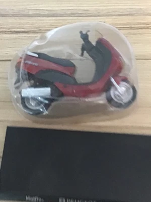 Maisto Peugeot Eylseo 125 Model Motorbike  - Image 1 of 4