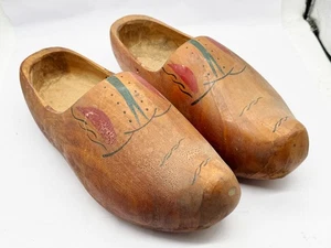 VINTAGE DUTCH WOODEN CLOGS HAND PAINTED DESIGN TRADITIONAL SHOES - Picture 1 of 12