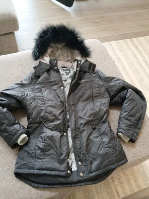 Jaqueta Pepe Jeans London acolchoada acolchoada acolchoada feminina tamanho XL acabamento de pele de coiote boa - Imagem 1 de 4