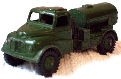 DINKY MILITARY DIECAST MODEL  (MILITARY ARMY WATER TANKER) No 643/CLEAN/USED - Image 1 of 4