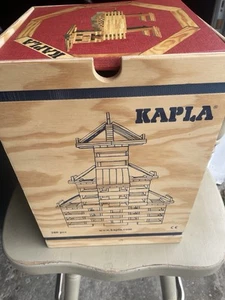 KAPLA Wooden Construction Set - 280 Building Planks in a Chest with Art Book - Picture 1 of 17