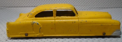 DE COLECCIÓN TOOTSIETOY AMARILLO 4 PUERTAS SEDÁN 6" LARGO 1948 CADILLAC? Foto 1 de 4