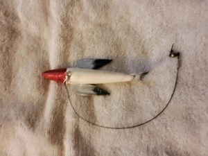 Bonito señuelo vintage de 4 1/2" cabeza roja y cuerpo blanco madera con peso pintado a mano - Imagen 1 de 5