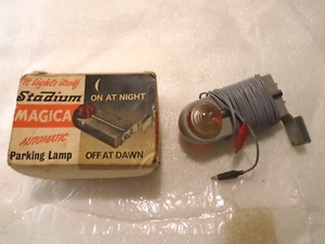 STADIUM 'MAGICA' AUTOMATIC PARKING LAMP - NEW OLD STOCK - Picture 1 of 3
