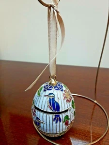 Adorno de pájaro azul esmalte de huevo blanco victoriano de Nueva York 2-1/2" pájaros azules - Imagen 1 de 4