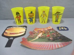 Tazas de plástico McDonald's HAMBURGLER BIG MAC CAPTAIN CROOK + extras vintage década de 1970 - Imagen 1 de 13