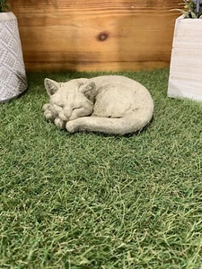 STEIN GARTEN LIEGEND SCHLAFENDE KATZE KÄTZCHEN GEDENKSTATUE ORNAMENT - Bild 1 von 7