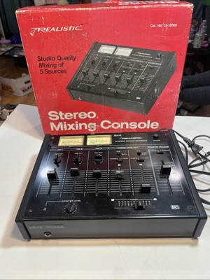 Vintage Realistic 32-1200B Stereo Mixing Console 5-Ch 3-Mic 2-Stereo Aux/Phono - Image 1 of 4