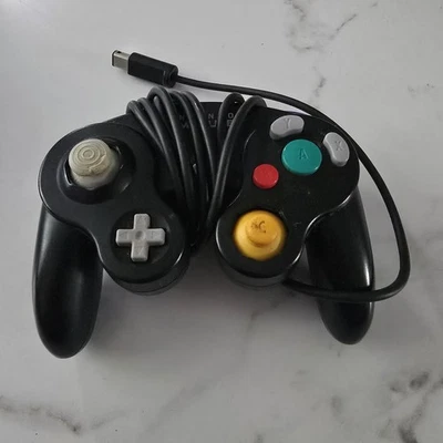 GameCube Controller Black Official (DOL-003) (GameCube)  - Image 1 of 4